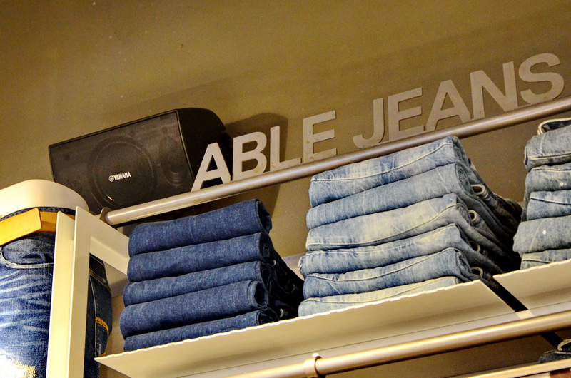 ABLE JEANS正大广场旗舰店——559966宝马娱乐游戏MA2030的时尚之旅